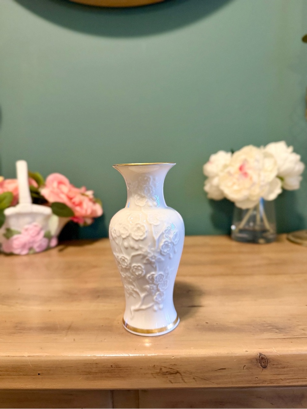 Lenox Ming Blossom Vase Ivory Gold Trim 6.5” Floral Embossed USA